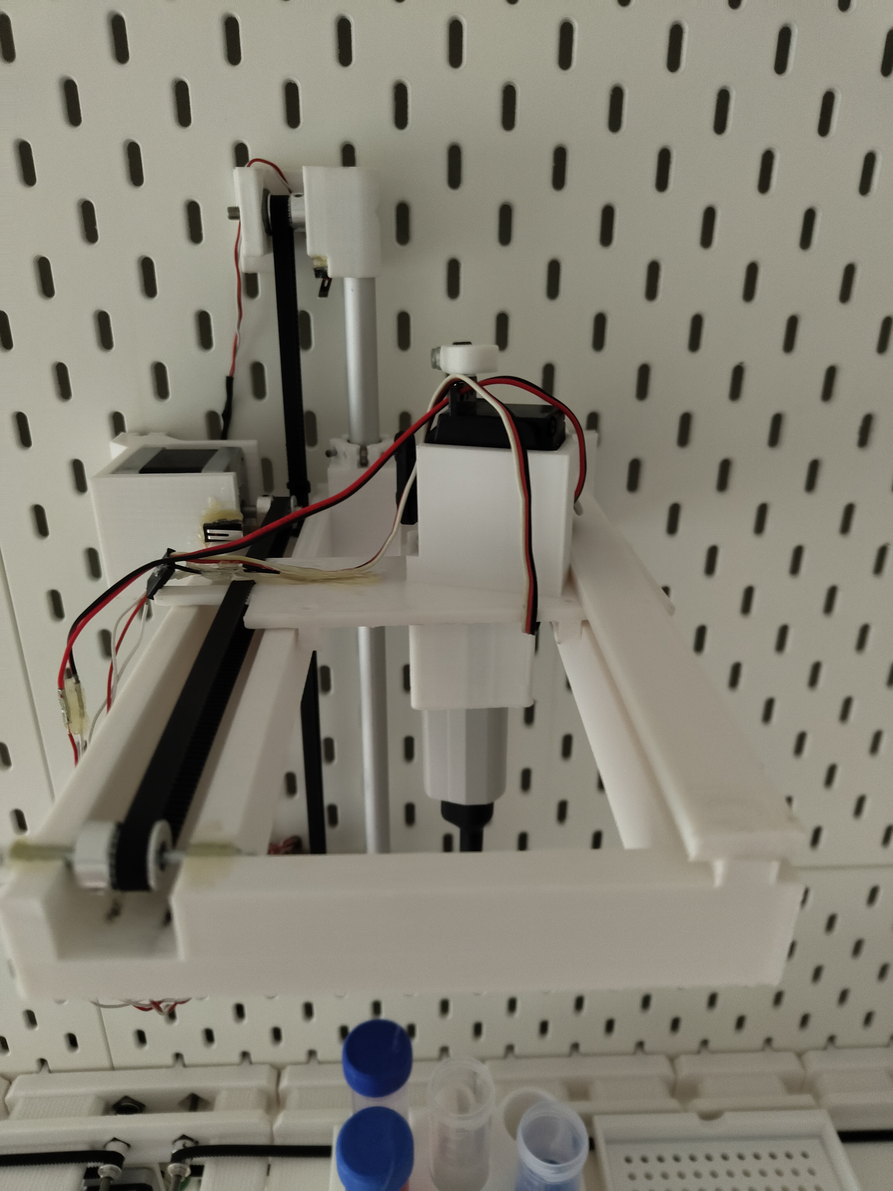 Pipetter top view